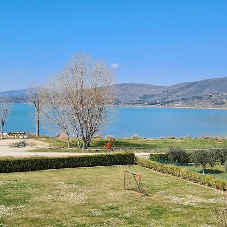 Appartamento Lago Trasimeno - Torricella Pg Buitenkant foto