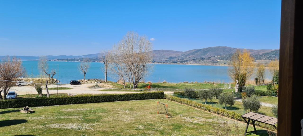 Appartamento Lago Trasimeno - Torricella Pg Buitenkant foto
