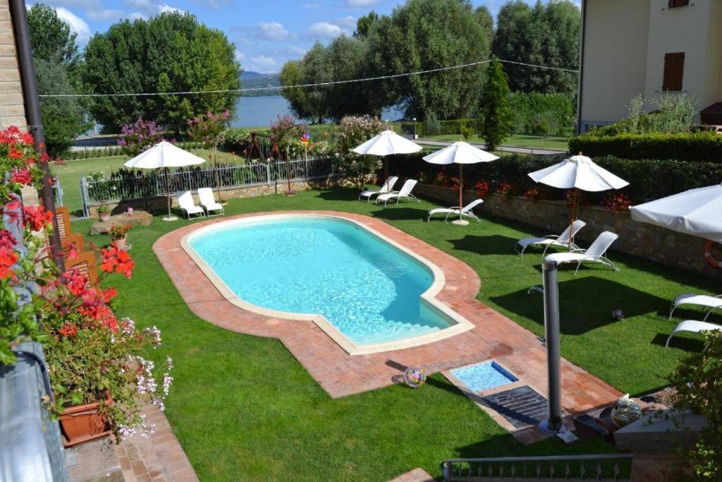 Appartamento Lago Trasimeno - Torricella Pg Buitenkant foto